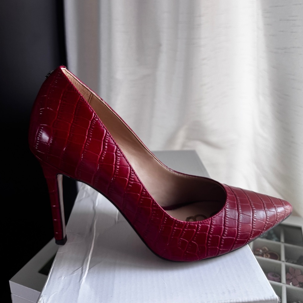 Sam Edelman Red Croc-Embossed Pointed Toe Stiletto Pumps - Picture 3 of 5
